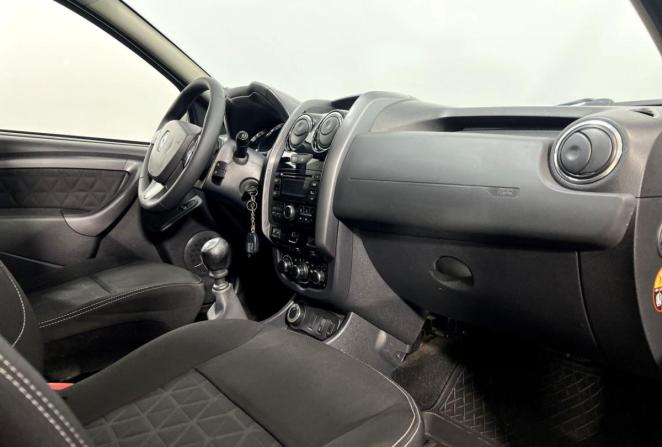 Renault Duster I Рестайлинг с пробегом 2016 года, цена 935 000 рублей, 273397 км, внедорожник, Автокод Объявления