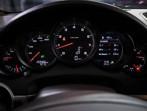 Porsche Cayenne II (958) с пробегом 2012 года, цена 1 912 000 рублей, 259365 км, внедорожник, Автокод Объявления