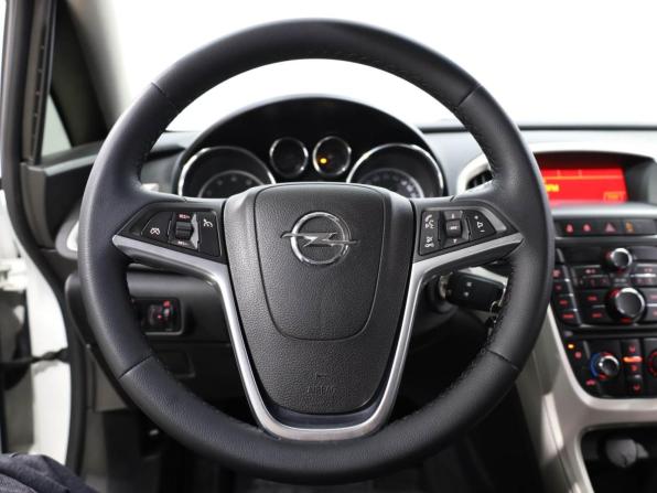 Opel Astra J с пробегом 2011 года, цена 749 000 рублей, 173318 км, хэтчбек, Автокод Объявления