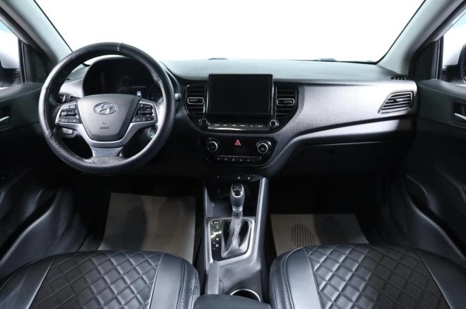Hyundai Solaris II Рестайлинг с пробегом 2021 года, цена 1 369 000 рублей, 161000 км, седан, Автокод Объявления