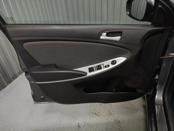 Hyundai Solaris I с пробегом 2012 года, цена 650 000 рублей, 155000 км, седан, Автокод Объявления