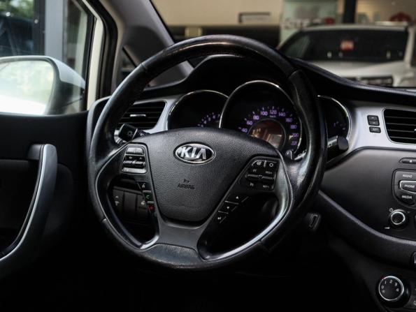 Kia Ceed II с пробегом 2015 года, цена 1 000 000 рублей, 166827 км, хэтчбек, Автокод Объявления