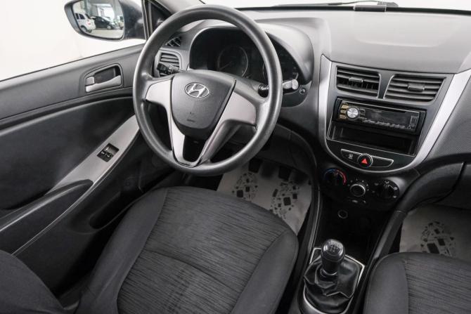 Hyundai Solaris I Рестайлинг с пробегом 2014 года, цена 679 000 рублей, 300000 км, седан, Автокод Объявления
