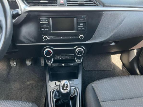 Kia Rio IV Рестайлинг с пробегом 2020 года, цена 1 376 990 рублей, 96296 км, седан, Автокод Объявления