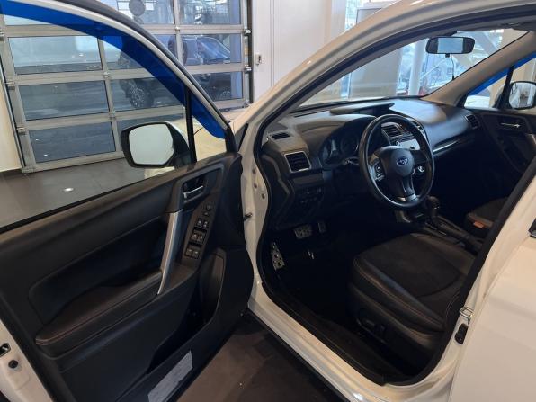 Subaru Forester IV Рестайлинг с пробегом 2015 года, цена 1 680 000 рублей, 165721 км, внедорожник, Автокод Объявления