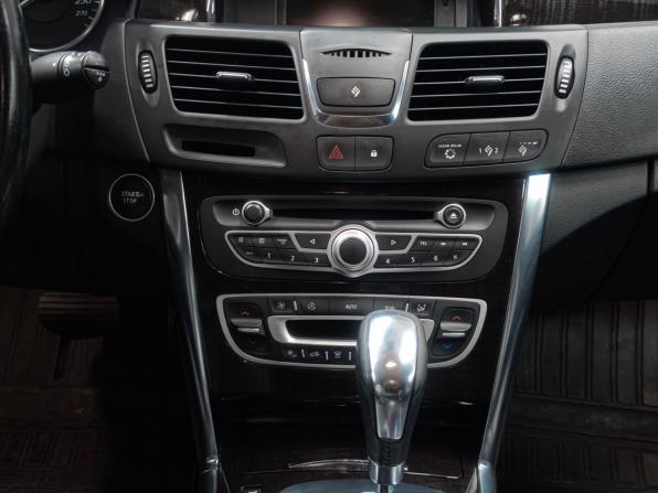 Renault Latitude I с пробегом 2012 года, цена 1 149 900 рублей, 180000 км, седан, Автокод Объявления