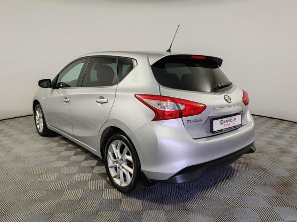 Nissan Tiida II с пробегом 2015 года, цена 999 000 рублей, 163109 км, хэтчбек, Автокод Объявления
