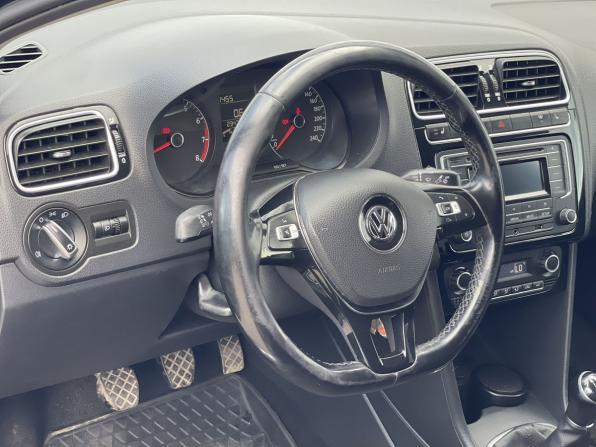 Volkswagen Polo V Рестайлинг с пробегом 2018 года, цена 750 000 рублей, 234300 км, седан, Автокод Объявления