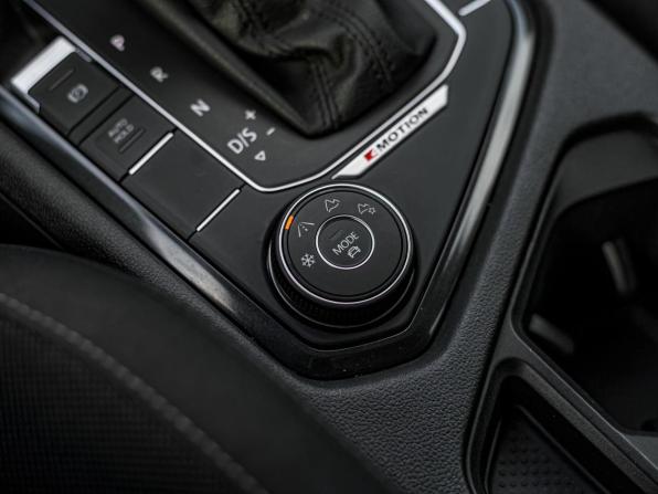 Volkswagen Tiguan II с пробегом 2018 года, цена 2 650 000 рублей, 112442 км, внедорожник, Автокод Объявления