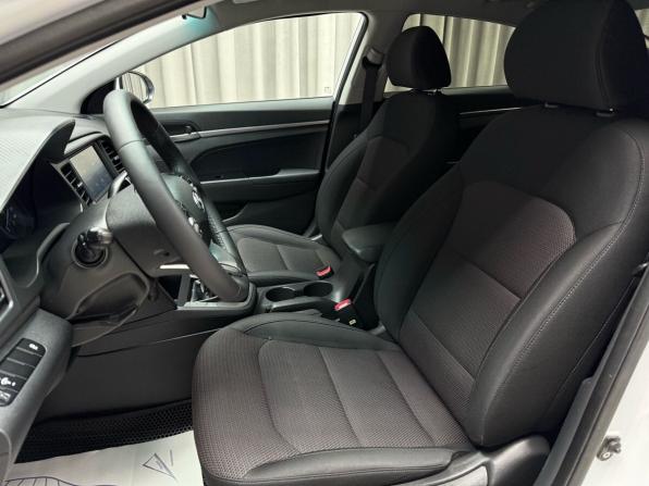 Hyundai Elantra VI (AD) с пробегом 2019 года, цена 1 399 000 рублей, 132012 км, седан, Автокод Объявления