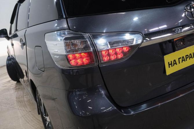 Toyota Wish II Рестайлинг с пробегом 2014 года, цена 1 699 000 рублей, 84000 км, минивэн, Автокод Объявления