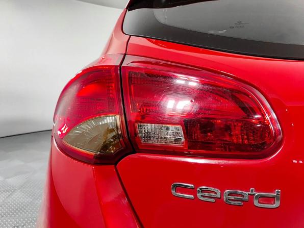 Kia Ceed II с пробегом 2014 года, цена 910 000 рублей, 130283 км, хэтчбек, Автокод Объявления