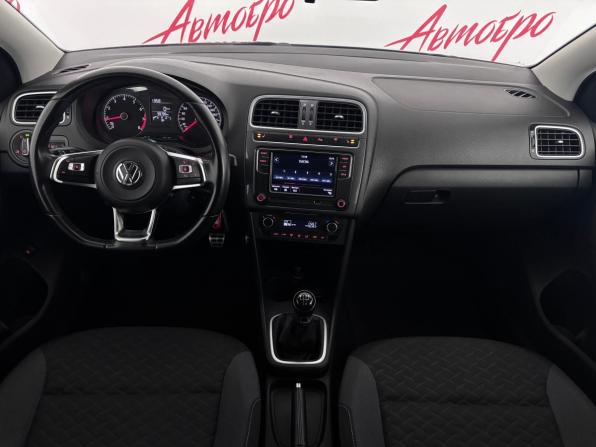 Volkswagen Polo V Рестайлинг с пробегом 2018 года, цена 1 249 000 рублей, 99796 км, седан, Автокод Объявления