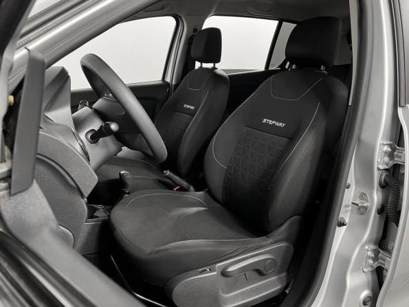 Renault Sandero II с пробегом 2015 года, цена 767 300 рублей, 142375 км, хэтчбек, Автокод Объявления