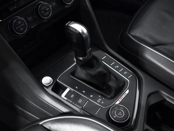 Volkswagen Tiguan II с пробегом 2018 года, цена 2 376 000 рублей, 182999 км, внедорожник, Автокод Объявления