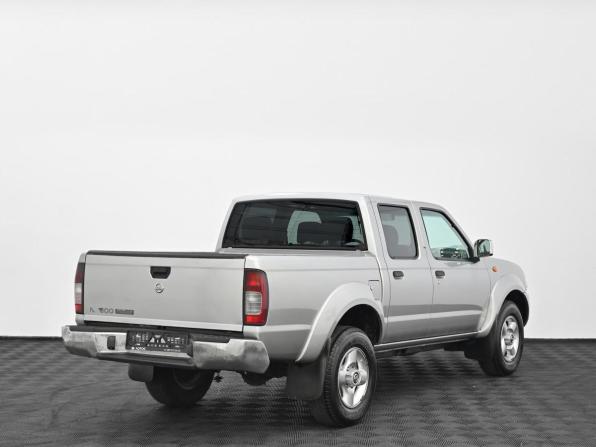 Nissan NP300 с пробегом 2012 года, цена 999 000 рублей, 374000 км, offers.body_type.unknown, Автокод Объявления