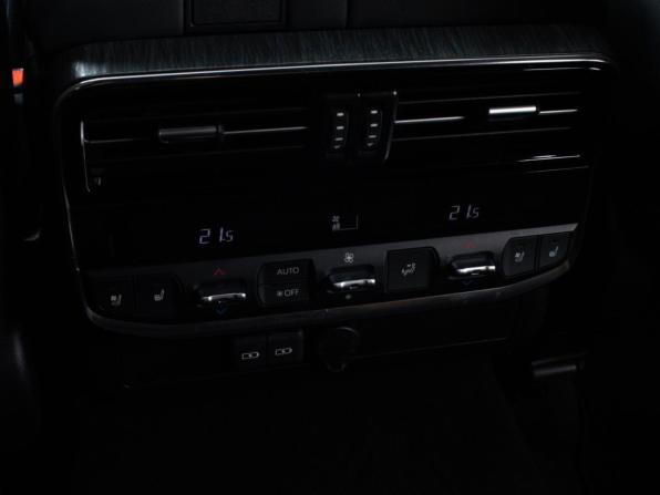 Toyota Land Cruiser 300 Series с пробегом 2023 года, цена 12 699 000 рублей, 26744 км, внедорожник, Автокод Объявления