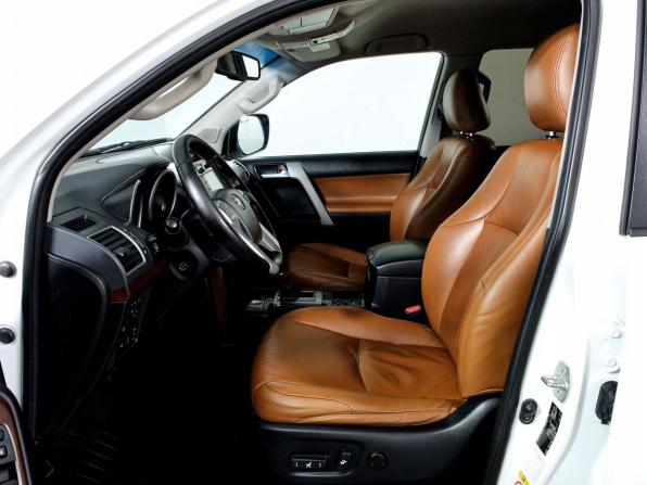 Toyota Land Cruiser Prado 150 Series Рестайлинг 1 с пробегом 2014 года, цена 2 698 000 рублей, 333755 км, внедорожник, Автокод Объявления