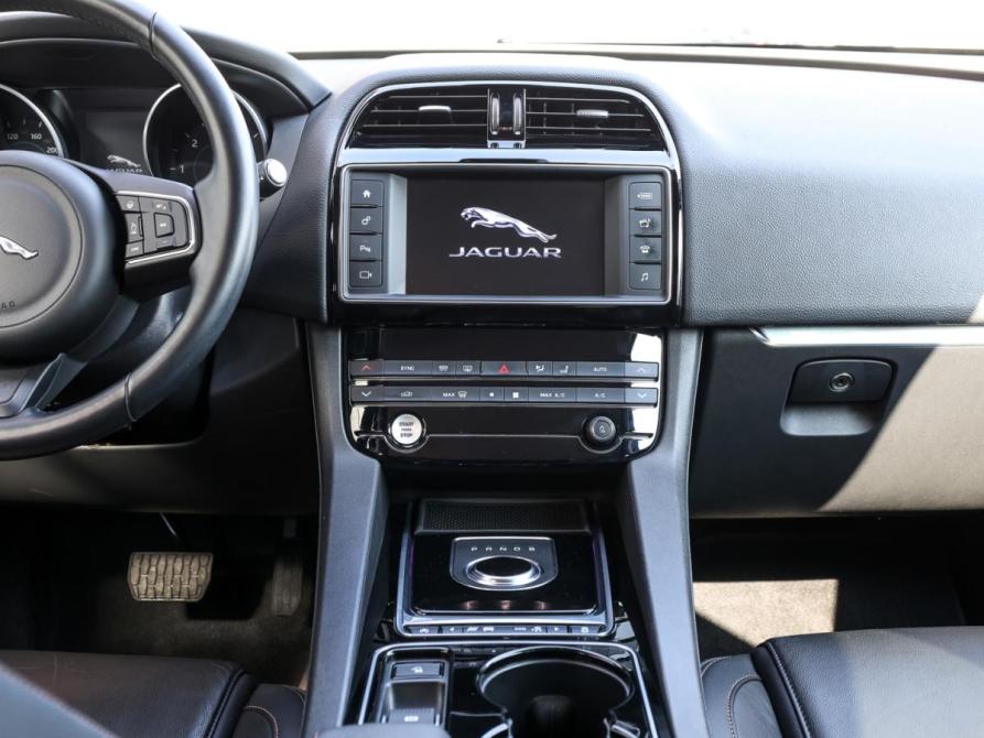 Jaguar F-Pace I Москва  - изображение 15