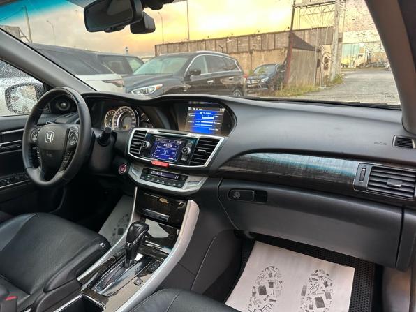 Honda Accord IX с пробегом 2013 года, цена 1 680 000 рублей, 225236 км, седан, Автокод Объявления