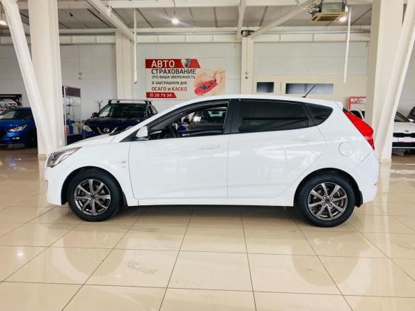 Hyundai Solaris I Рестайлинг с пробегом 2015 года, цена 650 000 рублей, 152000 км, хэтчбек, Автокод Объявления