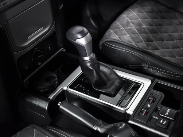 Toyota Land Cruiser Prado 150 Series Рестайлинг 2 с пробегом 2019 года, цена 4 990 000 рублей, 72135 км, внедорожник, Автокод Объявления