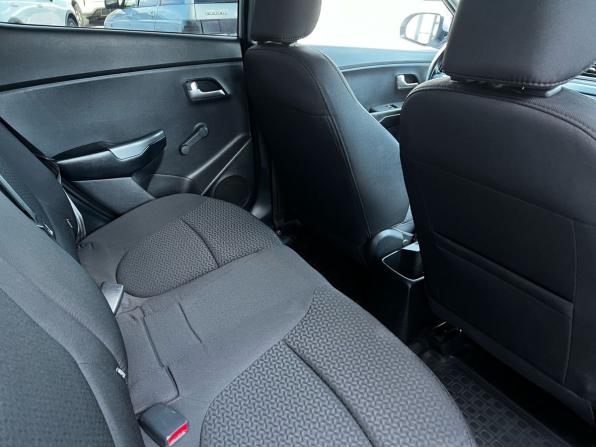 Kia Rio III Рестайлинг с пробегом 2015 года, цена 1 215 000 рублей, 87533 км, седан, Автокод Объявления