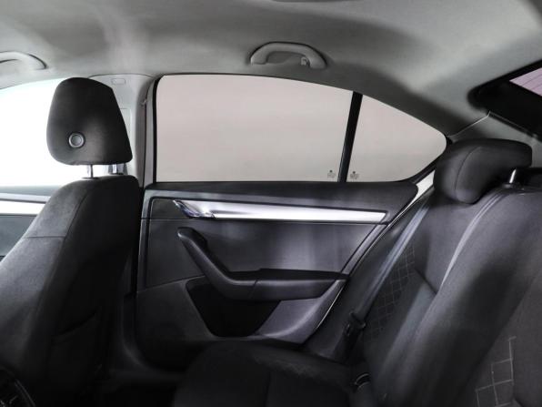 Skoda Octavia III (A7) Рестайлинг с пробегом 2019 года, цена 1 100 000 рублей, 295597 км, лифтбек, Автокод Объявления