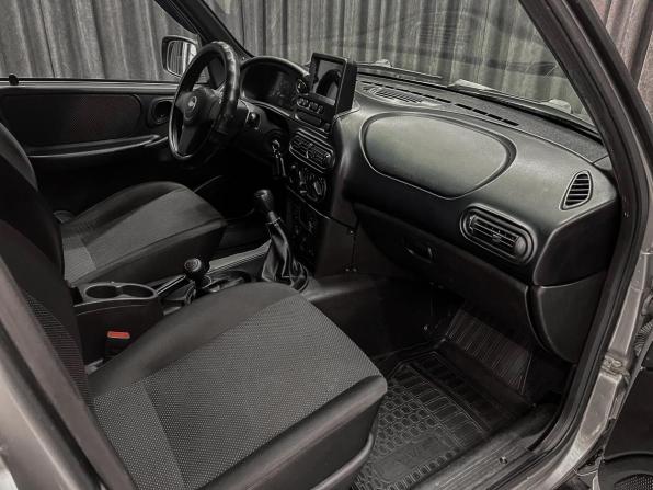 Chevrolet Niva I Рестайлинг с пробегом 2018 года, цена 835 000 рублей, 101211 км, внедорожник, Автокод Объявления