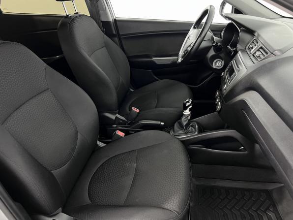 Kia Rio III Рестайлинг с пробегом 2015 года, цена 850 000 рублей, 248768 км, седан, Автокод Объявления