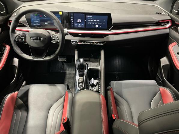 Geely Coolray I Рестайлинг с пробегом 2023 года, цена 2 250 000 рублей, 10500 км, внедорожник, Автокод Объявления