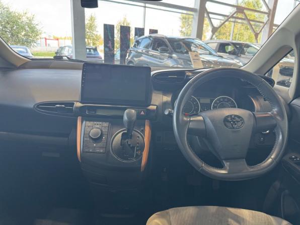 Toyota Wish II с пробегом 2010 года, цена 1 195 000 рублей, 95400 км, минивэн, Автокод Объявления