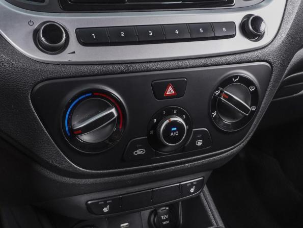 Hyundai Solaris II Рестайлинг с пробегом 2021 года, цена 1 600 000 рублей, 88050 км, седан, Автокод Объявления