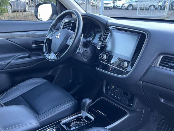 Mitsubishi Outlander III Рестайлинг 3 с пробегом 2021 года, цена 2 849 000 рублей, 88000 км, внедорожник, Автокод Объявления