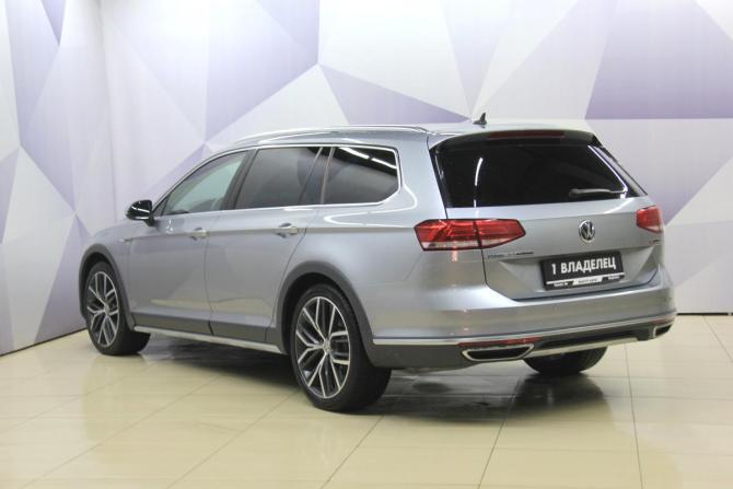 Volkswagen Passat B8 с пробегом 2018 года, цена 2 340 000 рублей, 221068 км, универсал, Автокод Объявления