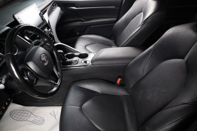 Toyota Camry VIII (XV70) Рестайлинг с пробегом 2021 года, цена 3 149 000 рублей, 44549 км, седан, Автокод Объявления