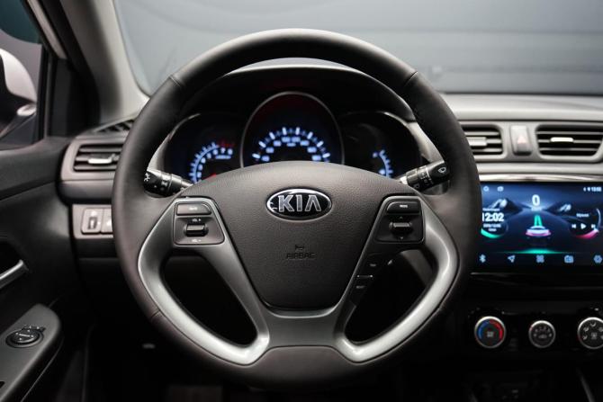 Kia Rio III Рестайлинг с пробегом 2017 года, цена 1 390 000 рублей, 59000 км, седан, Автокод Объявления