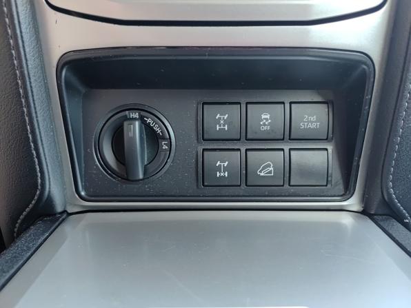 Toyota Land Cruiser Prado 150 Series Рестайлинг 2 с пробегом 2019 года, цена 5 450 000 рублей, 72000 км, внедорожник, Автокод Объявления