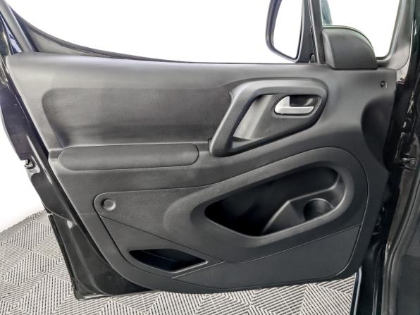 Opel Combo PCMA с пробегом 2021 года, цена 2 110 000 рублей, 48701 км, компактвэн, Автокод Объявления