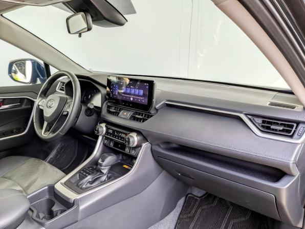 Toyota RAV4 V (XA50) с пробегом 2024 года, цена 4 000 000 рублей, 24747 км, внедорожник, Автокод Объявления