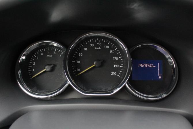 Renault Sandero II с пробегом 2015 года, цена 825 000 рублей, 142860 км, хэтчбек, Автокод Объявления