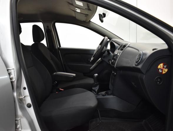 Renault Sandero II с пробегом 2017 года, цена 1 010 000 рублей, 73040 км, хэтчбек, Автокод Объявления