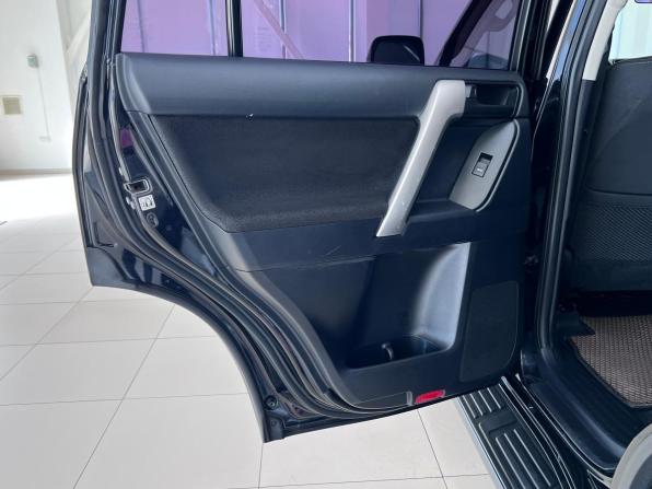 Toyota Land Cruiser Prado 150 Series Рестайлинг 2 с пробегом 2019 года, цена 4 950 000 рублей, 104000 км, внедорожник, Автокод Объявления