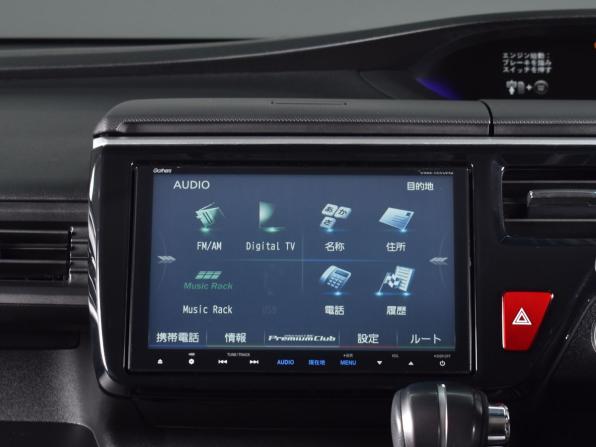 Honda Stepwgn V Рестайлинг с пробегом 2018 года, цена 2 375 995 рублей, 80752 км, минивэн, Автокод Объявления