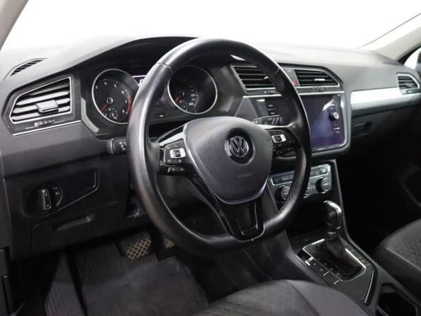 Volkswagen Tiguan II с пробегом 2019 года, цена 2 219 000 рублей, 121460 км, внедорожник, Автокод Объявления