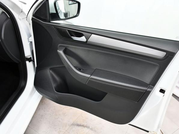 Volkswagen Polo VI с пробегом 2021 года, цена 1 627 000 рублей, 75747 км, лифтбек, Автокод Объявления