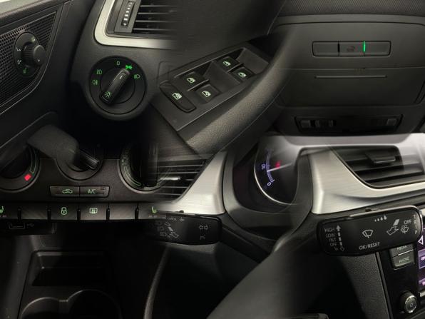 Skoda Rapid I Рестайлинг с пробегом 2019 года, цена 1 297 000 рублей, 96610 км, лифтбек, Автокод Объявления