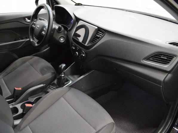 Hyundai Solaris II с пробегом 2018 года, цена 906 000 рублей, 230448 км, седан, Автокод Объявления