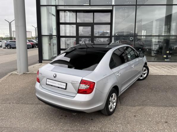 Skoda Rapid I с пробегом 2016 года, цена 1 075 000 рублей, 97080 км, лифтбек, Автокод Объявления