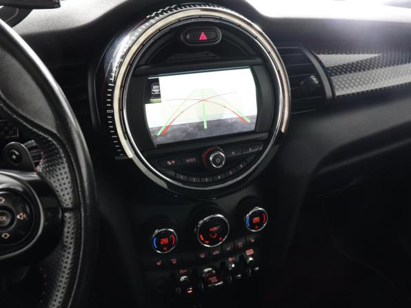 Mini Hatch III (F55/F56) с пробегом 2017 года, цена 2 178 000 рублей, 117850 км, хэтчбек, Автокод Объявления